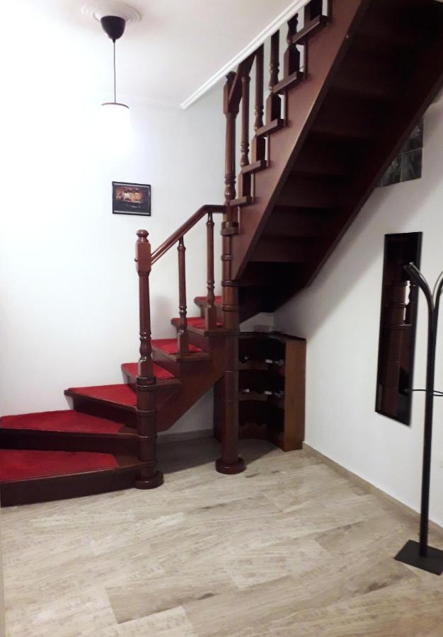 The Home Sweet Home - Family Friendly 2 Floor Apartment Каламата Экстерьер фото